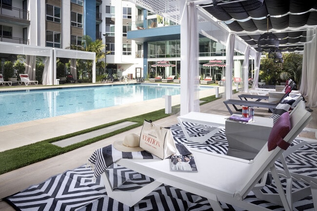 Photo - Broadstone Edition