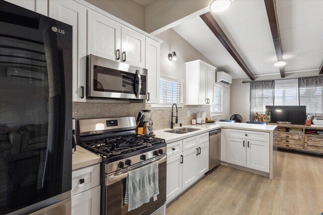 Photo - 16152 Vía Corto E