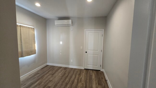 Photo - 1236 W 22nd St