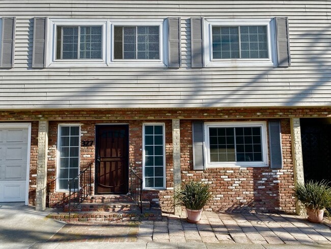 Building Photo - Bankers Hill Commercial Space