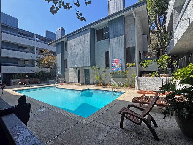 Photo - 355 S Marengo Ave Unit 304