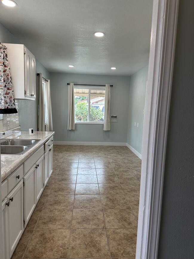 Building Photo - 6052 Fishburn Ave Rental