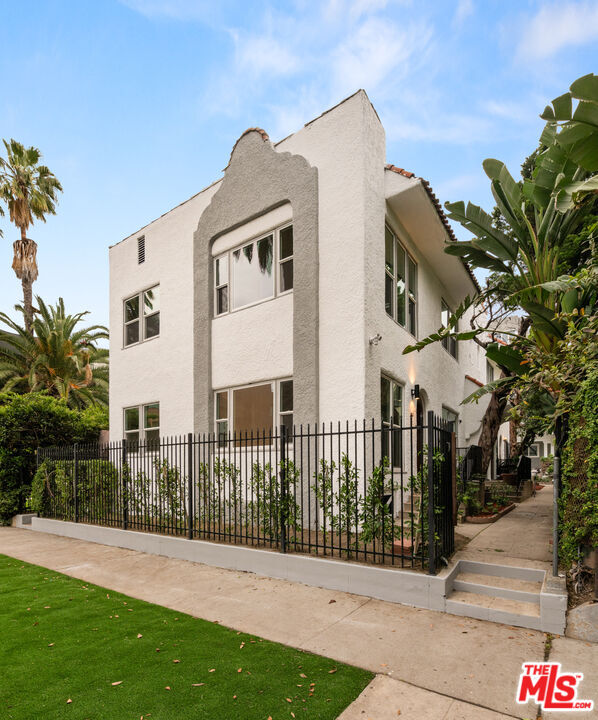 Building Photo - 5729 Carlton Way Unit 1/4