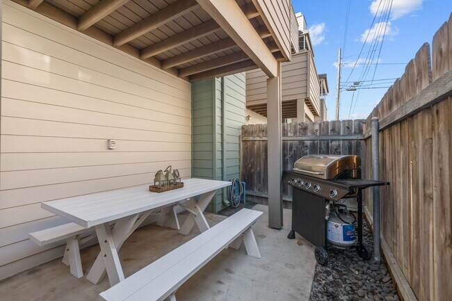 Photo - 733 Seacoast Dr