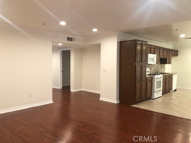 Photo - 13525 Vanowen St Unit 102