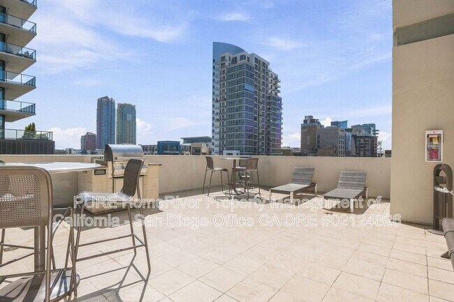 Photo - 875 G St