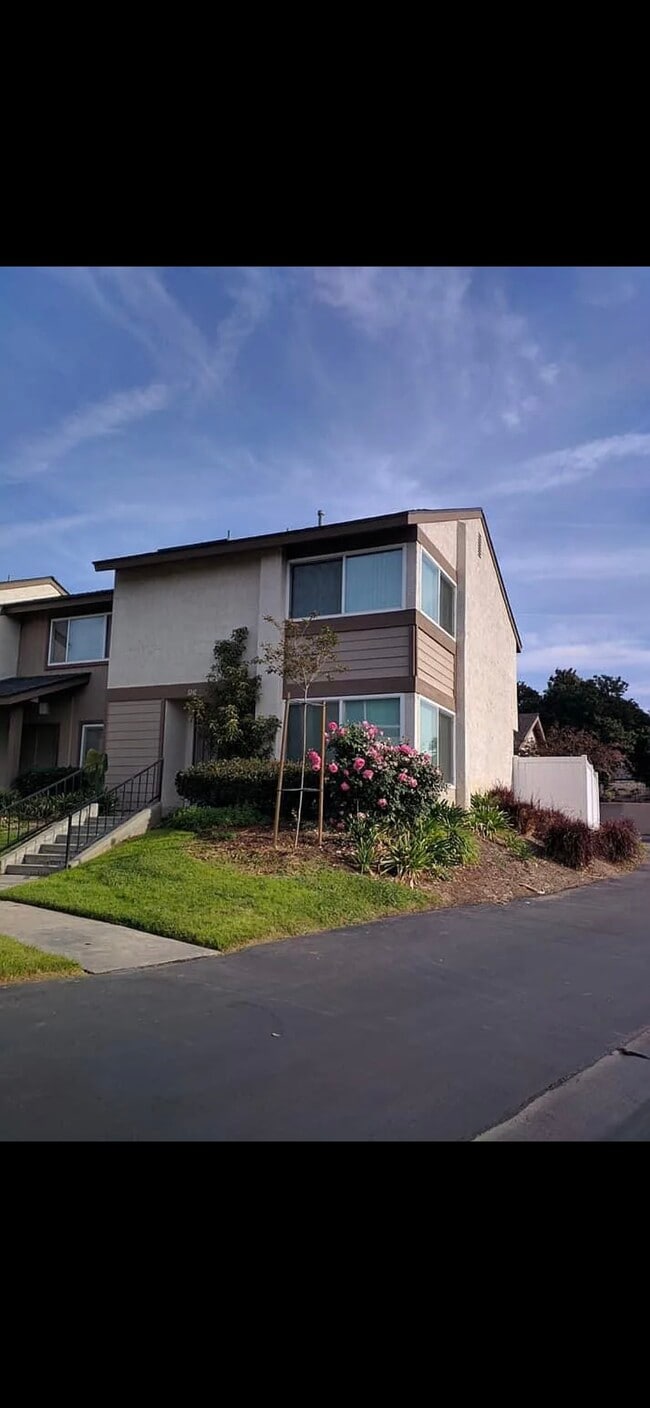 Photo - 1241 Cheltenham Ln