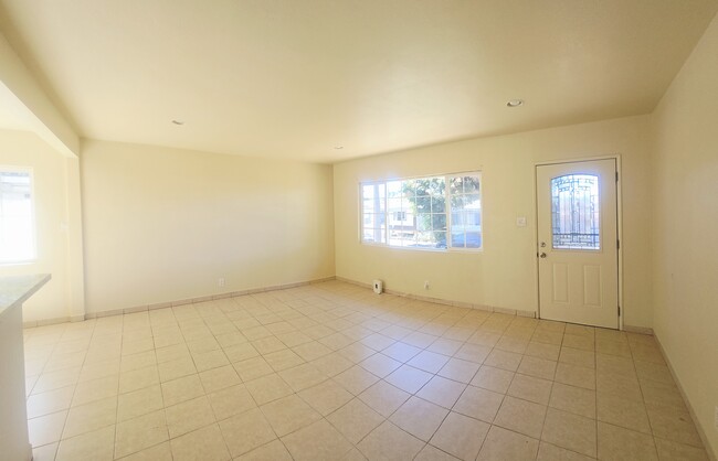 Photo - 4868 Oregon Ave