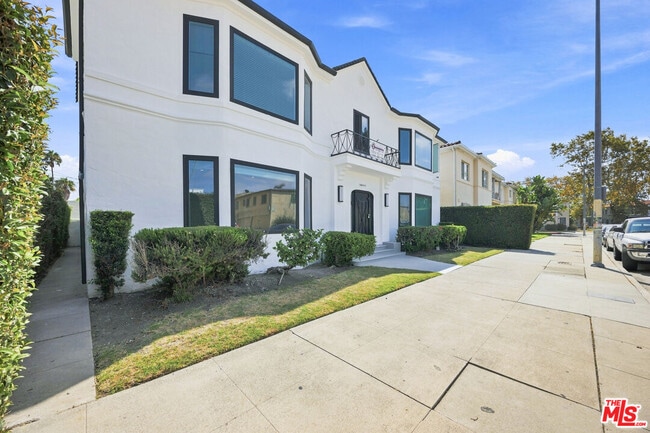 Photo - 3015 Stocker Pl