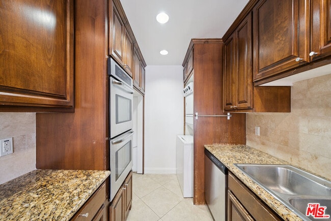 Photo - 133 N Swall Dr Unit 102