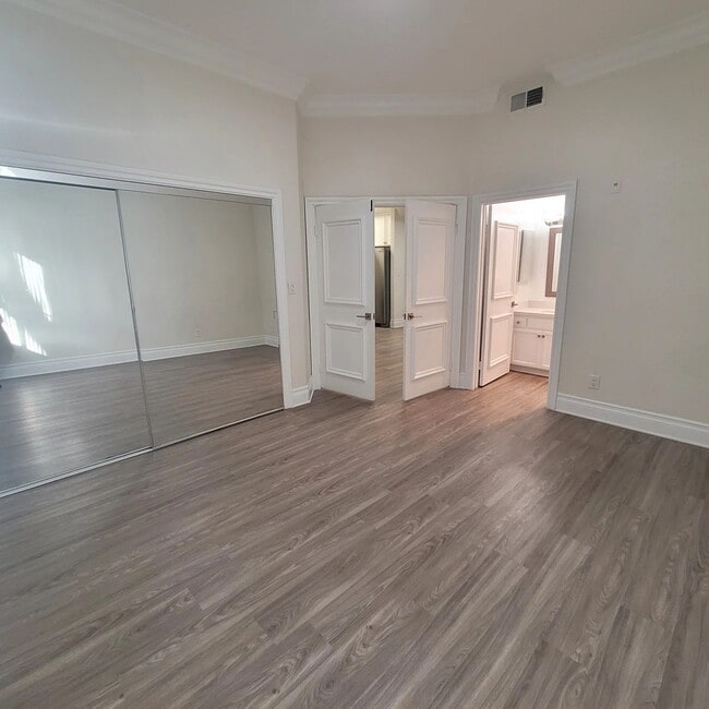 Photo - 2669 S Barrington Ave Unit 108