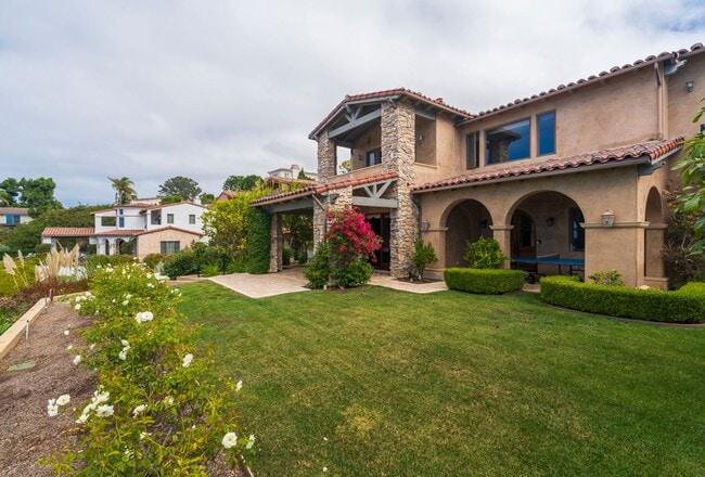 Photo - Gorgeous 5 Bedroom Home with sweeping views and pool