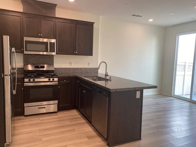 Photo - NEWER Home for Lease in Murrieta!!! HOA Pool!