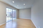 Photo - 604 W Wilson Ave Townhome