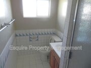 Photo - 1832 S E St