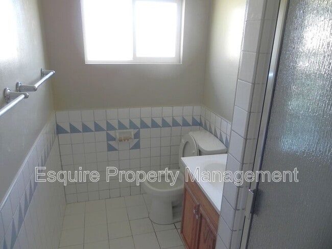 Photo - 1832 S E St