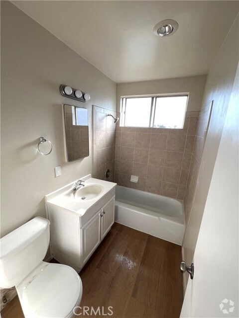 Building Photo - 1004 E 5th St Unit 7 Rental