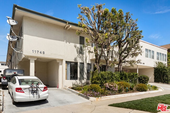 Photo - 11743 Mayfield Ave Condo Unit 6
