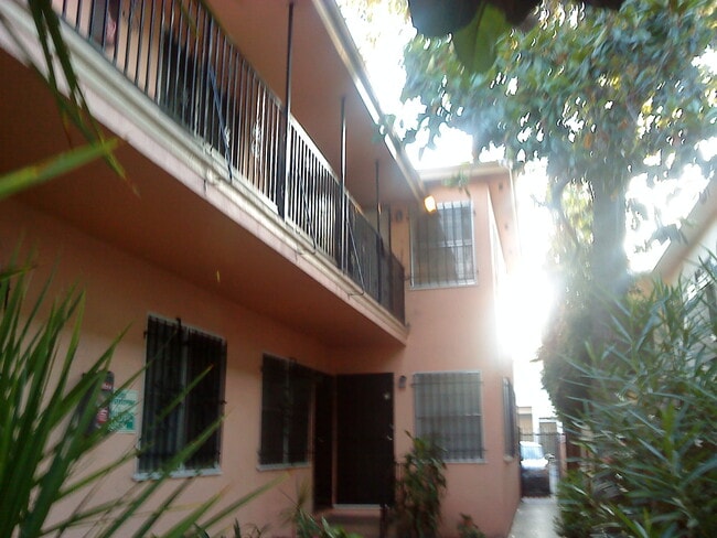 Building Photo - 2035 S Holt Ave Unit 5