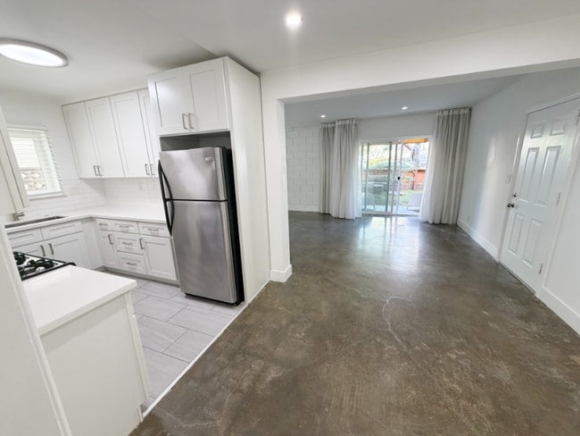 Photo - 1008 7th St Unit 1