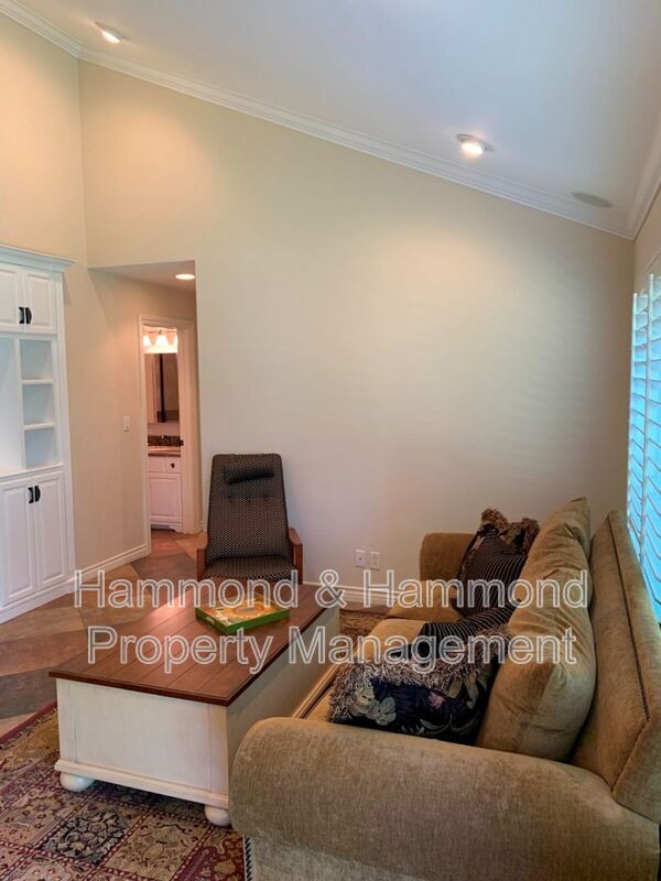 Photo - 22741 Bassett St