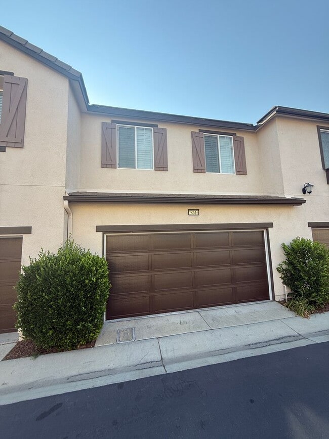 Building Photo - COMING SOON! 3 Bedroom Townhome for Rent i...