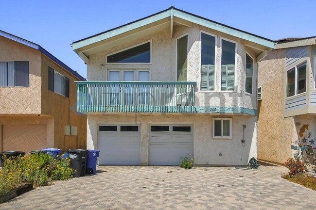 Building Photo - 265 Hollywood Blvd