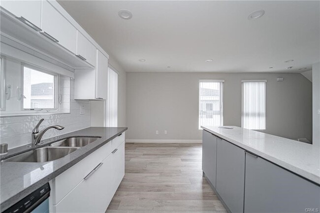 Photo - 6926 Morella Ave