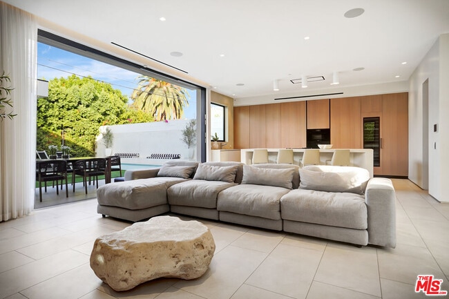 Photo - 6687 Colgate Ave