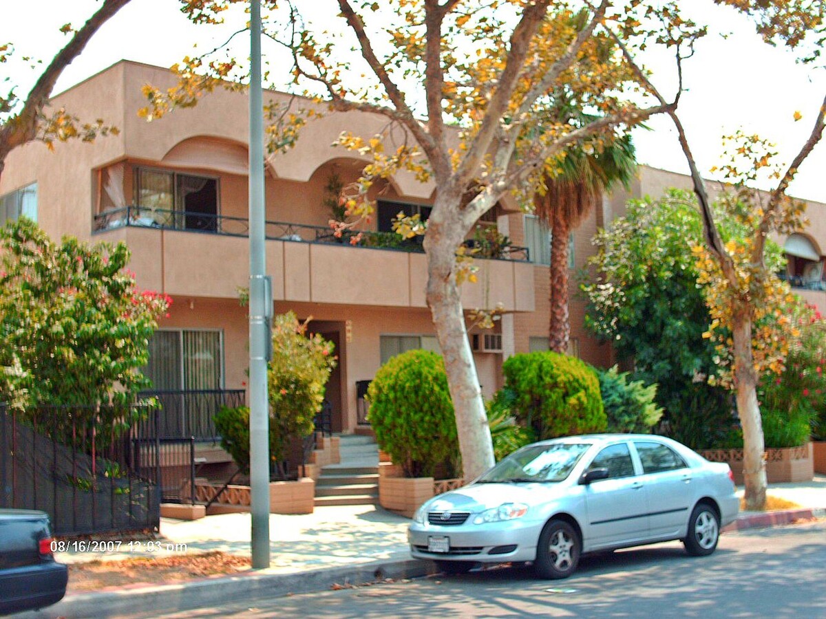 Hayworth Apartments - Hayworth Apartments
