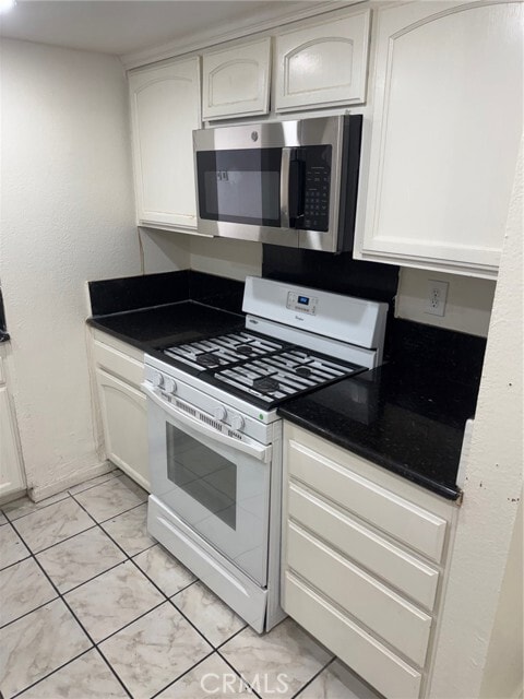 Photo - 8847 Willis Ave Unit B5