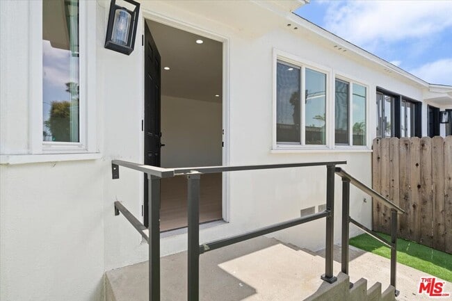 Photo - 702 Washington Blvd