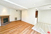 Photo - 5800 Owensmouth Ave Unit 13