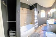 Photo - 3345 Oliphant St