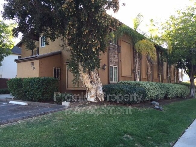 Building Photo - 6 E Lexington Ave Unit 855  6