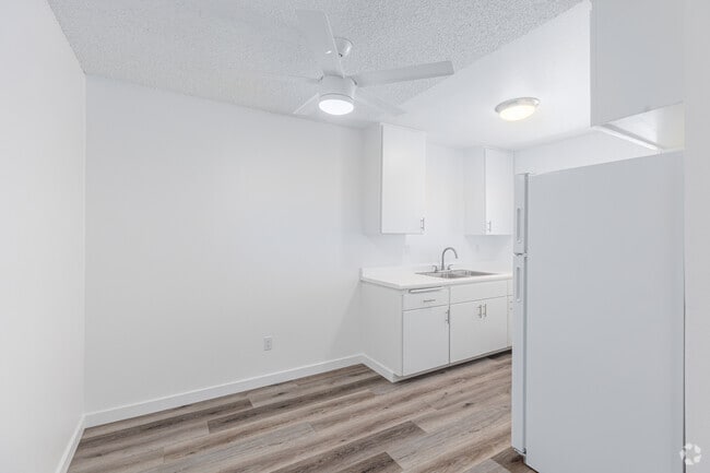 1BR, 1BA - 640SF - Dining Room - Villa Seville