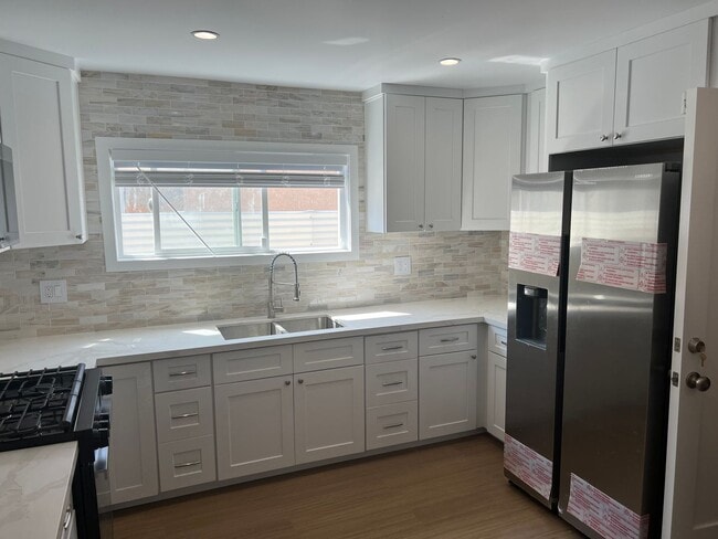 Photo - 2134 Wayside St