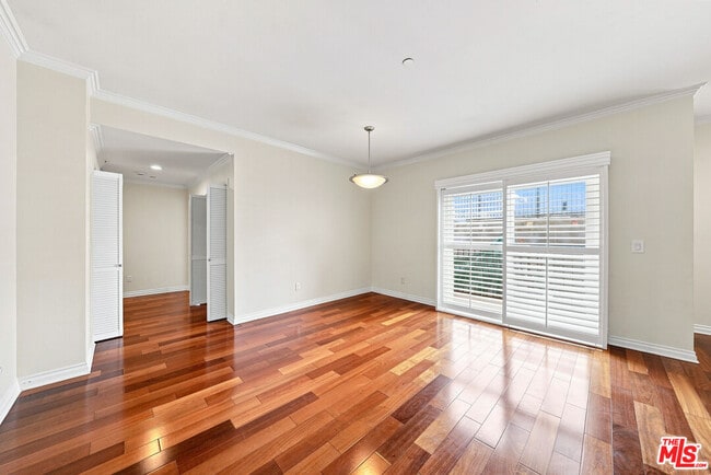 Photo - 956 S Wilton Pl Unit 401