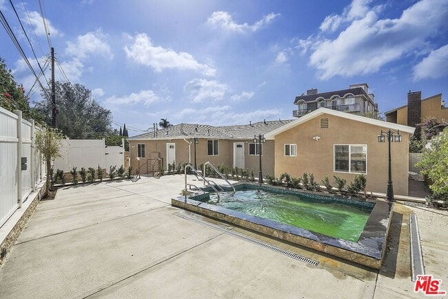 Photo - 1852 Holmby Ave