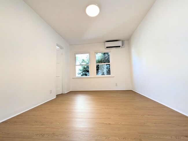 Photo - 1604 Silver Lake Blvd Unit 1