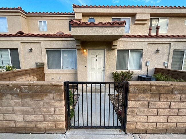 Building Photo - West Lancaster Townhouse in gated community (Marbella Villas)