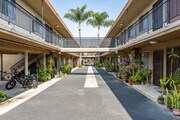 Courtyard - Carson Palms Apartments