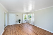 Photo - 2302 W Oak St Apartment