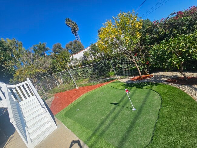 Photo - 1158 W 1st St