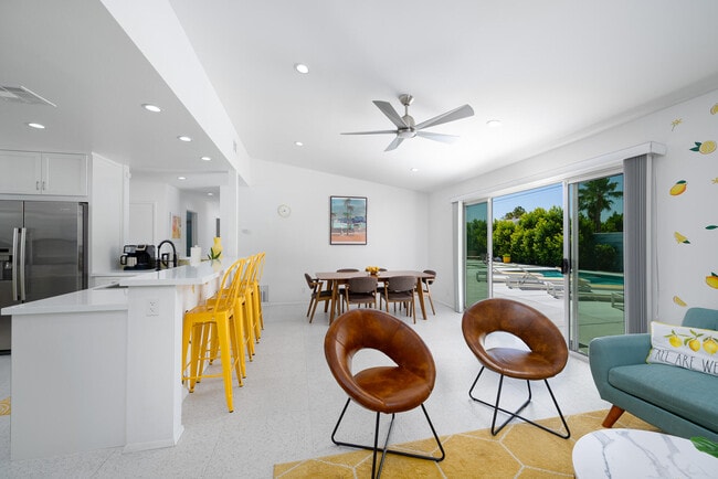 Building Photo - 2383 E Powell Rd