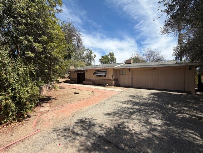Photo - 764 S University Dr