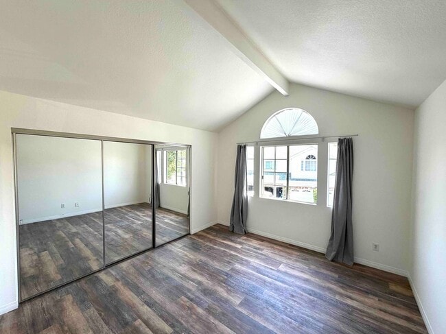 Photo - 2057 Tustin Ave