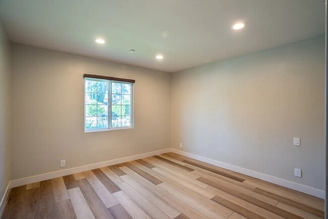 Photo - 10720 Oregon Ave