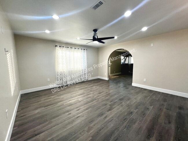 Photo - 1002 W El Camino St