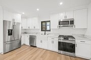 Photo - 16245 Chatsworth St House